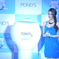 Malaika Arora posing with her favourite beauty brand Ponds Cold Cream | Picture 103664